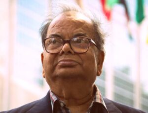 চরম সত্য এটাই, লেখক শংকরের মৃত্যুতে এই নিবেদন। পুরো সাহিত্য জগতের রহস্য ও রাষ্ট্রের রহস্য নিয়ে ভাবুন। 🇦🇹 ✓ ঋদেনদিক মিত্রো Ridendick Mitro 1 images 2